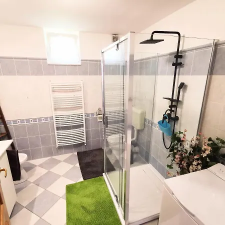 Tarkabarka Apartman Apartment