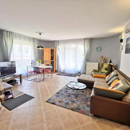 Apartment Tarkabarka Apartman